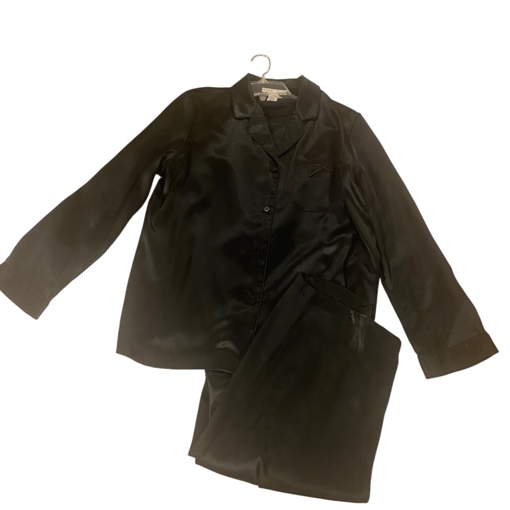 NWOT Morgan Taylor Intimate Black Satin Silk Button Down Pajama Set